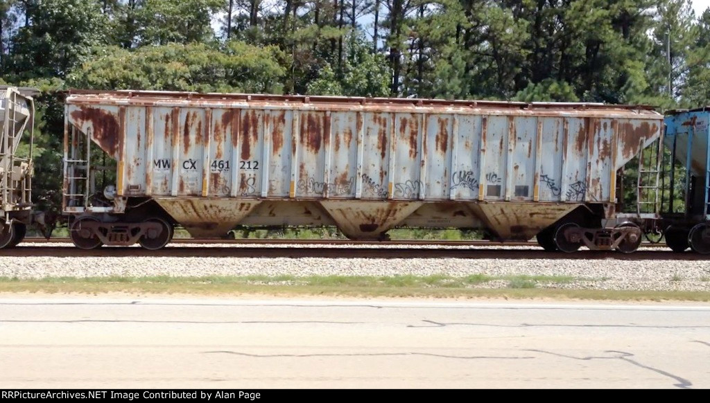 MWCX 461212 covered hopper